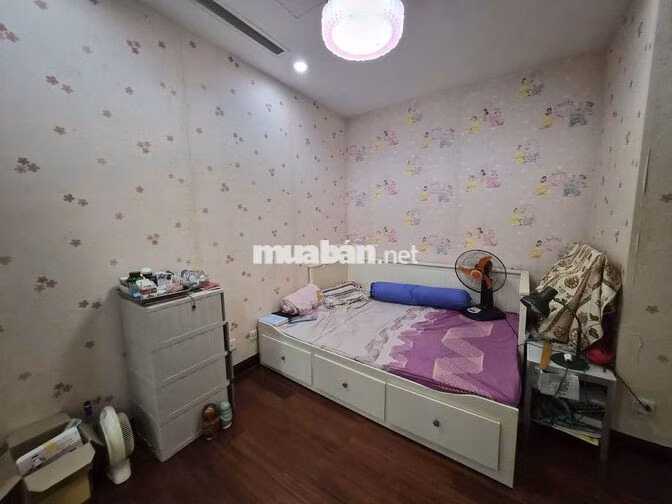 Chính chủ cho thuê nhà tại tầng 12A R4B Royal City