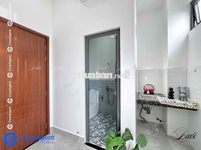 PHÒNG RỘNG RÃI FULL TIỆN ÍCH - THANG MÁY - NGAY NGÃ TƯ BỐN XÃ