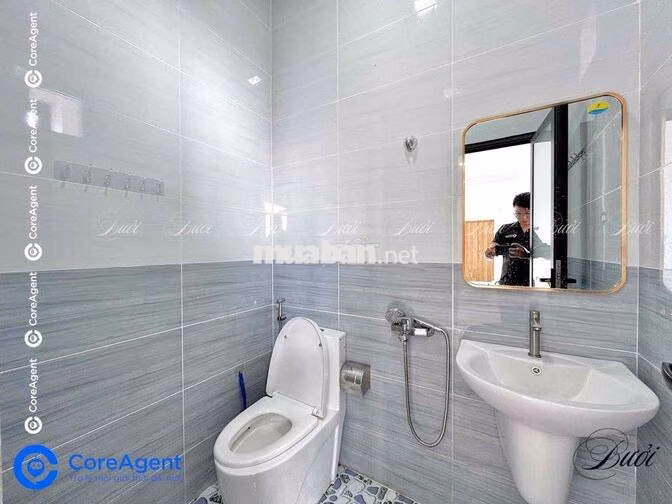 PHÒNG RỘNG RÃI FULL TIỆN ÍCH - THANG MÁY - NGAY NGÃ TƯ BỐN XÃ