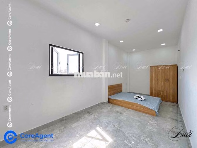 PHÒNG RỘNG RÃI FULL TIỆN ÍCH - THANG MÁY - NGAY NGÃ TƯ BỐN XÃ