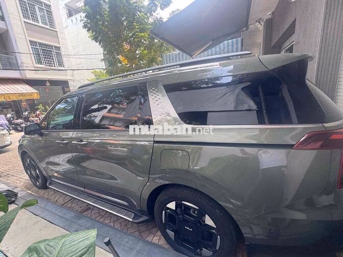 Kia Carnival 2025 Xanh rêu 8 chỗ Tự động Diesel