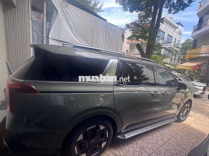 Kia Carnival 2025 Xanh rêu 8 chỗ Tự động Diesel