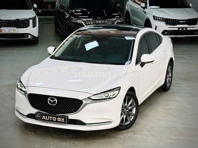 Mazda 6 2.0AT Premium 2023 Trắng 26.000 km
