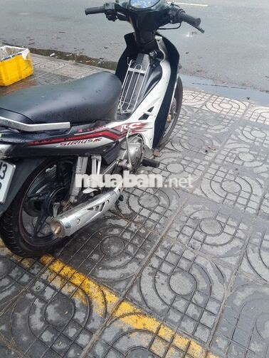 Yamaha Sirius RC Đen, trắng, 