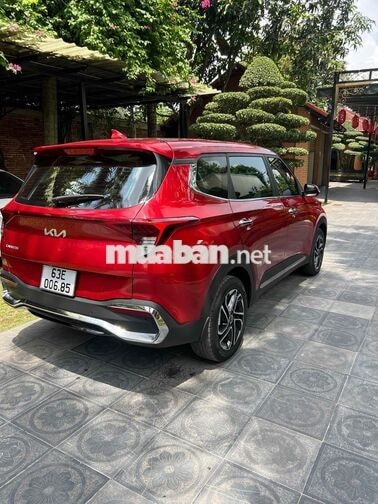 Kia Carens 7 chỗ Tự động màu Đỏ