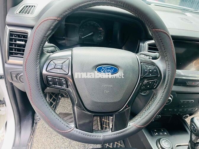 Everest Titanium 4WD 2019 Trắng 1 chủ full hãng