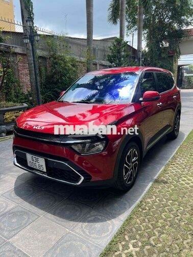 Kia Carens 7 chỗ Tự động màu Đỏ
