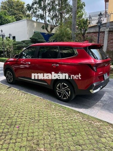 Kia Carens 7 chỗ Tự động màu Đỏ
