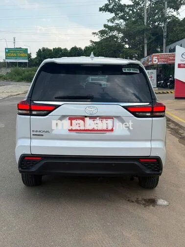 TOYOTA INNOVA CROSS 2.0V 2026 TRẮNG