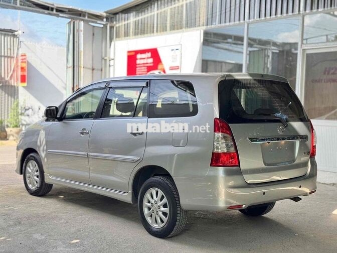 Toyota Innova 2.0G Tự động Bạc 72.000km