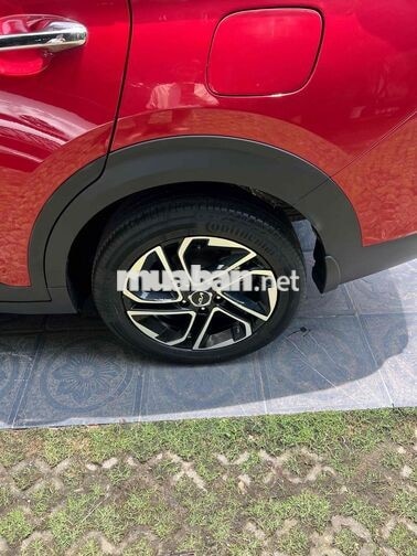 Kia Carens 7 chỗ Tự động màu Đỏ