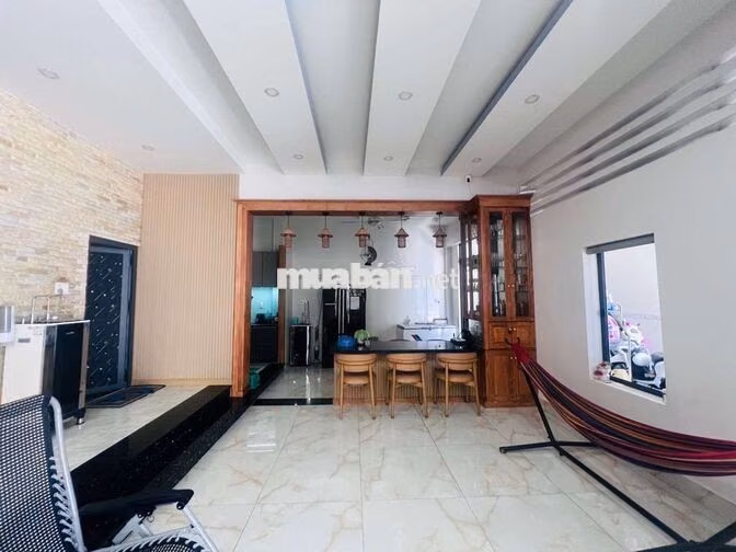 BÁN ĐẤT TẶNG BIỆT THỰ 2 TẦNG + DÃY 8 PHÒNG TRỌ – HẺM 6M – LÝ PHỤC MAN
