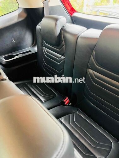 Kia Carens 7 chỗ Tự động màu Đỏ
