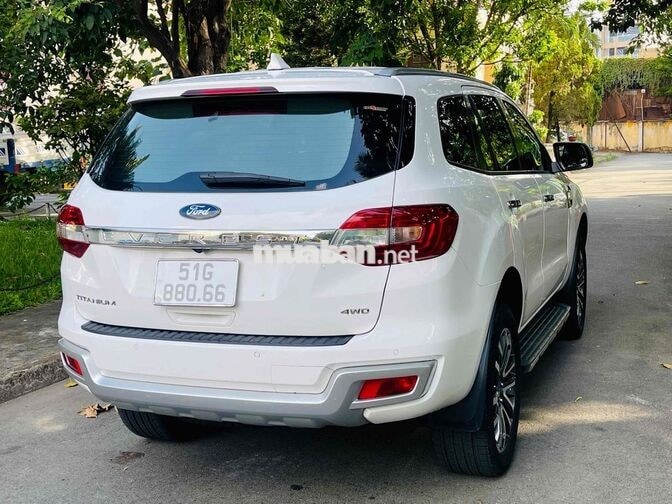 Everest Titanium 4WD 2019 Trắng 1 chủ full hãng