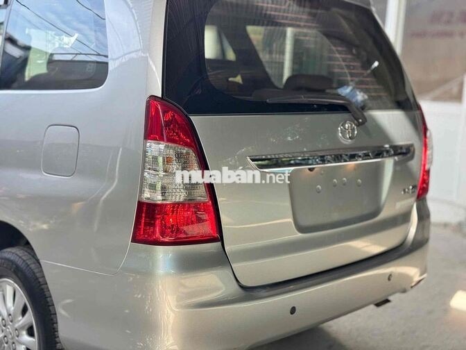 Toyota Innova 2.0G Tự động Bạc 72.000km