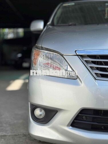 Toyota Innova 2.0G Tự động Bạc 72.000km