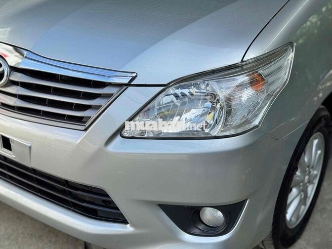Toyota Innova 2.0G Tự động Bạc 72.000km