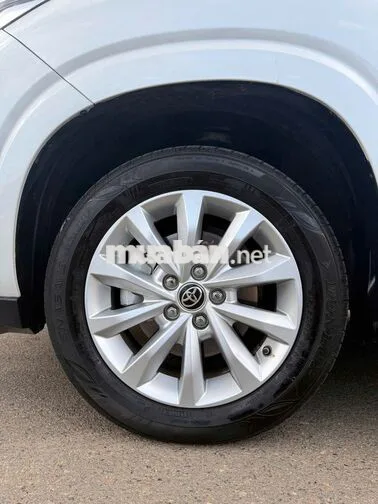 TOYOTA INNOVA CROSS 2.0V 2026 TRẮNG