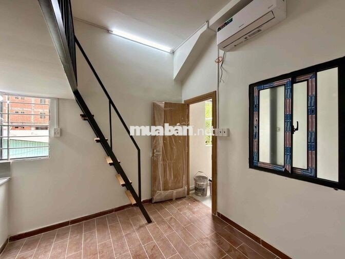 Duplex mới xây cửa sổ trời rộng rãi ở 4 người 4 xe thoải mái