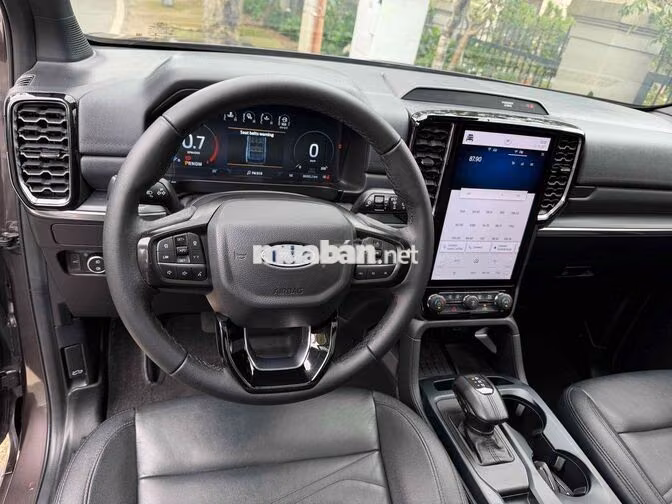 Ford Everest Titanium 4WD( 2 cầu ) 2023 Nâu 7 chỗ