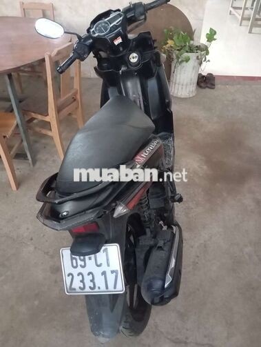 Yamaha Nouvo SX Đen, Đỏ Xăng