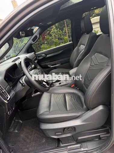 Ford Everest Titanium 4WD( 2 cầu ) 2023 Nâu 7 chỗ