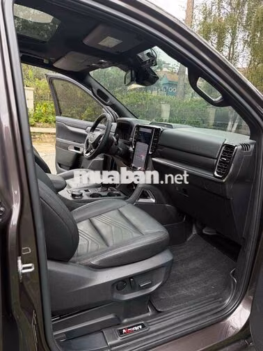Ford Everest Titanium 4WD( 2 cầu ) 2023 Nâu 7 chỗ