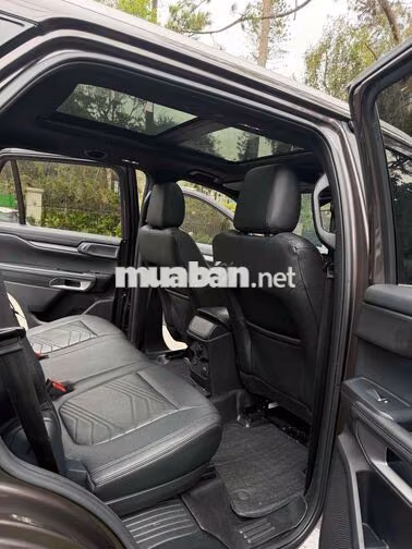 Ford Everest Titanium 4WD( 2 cầu ) 2023 Nâu 7 chỗ