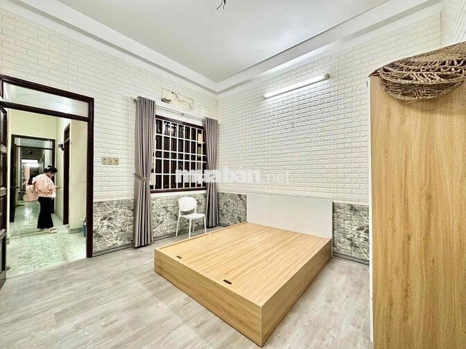 STUDIO CỬA SỔ TRỜI THOÁNG MÁT GẦN HUFLIT BA GIA