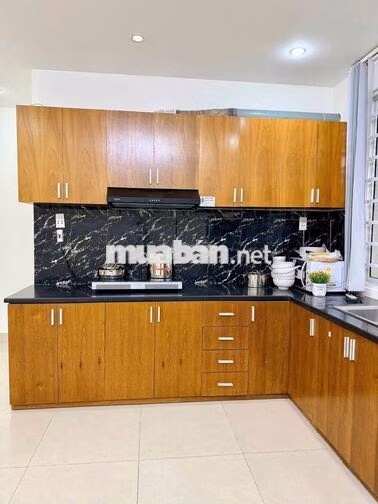 Nhà 4 phòng ngủ gần biển khu Phạm Văn Đồng 