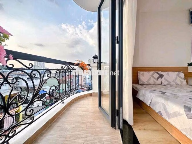 Cho thuê căn hộ studio ban công 35m2 chỉ 5tr2 gần LOTTE MART, RMIT,TDT