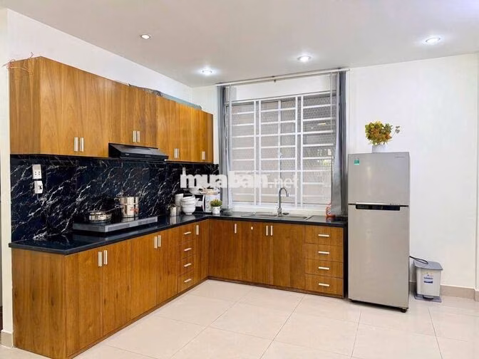 Nhà 4 phòng ngủ gần biển khu Phạm Văn Đồng 