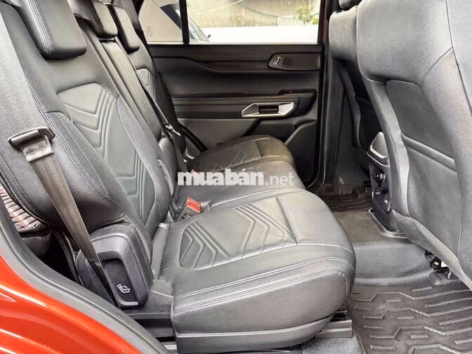 Ford Everest Titanium Plus 2023 2 cầu Tự động