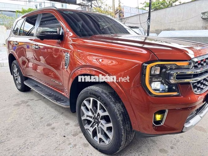 Ford Everest Titanium Plus 2023 2 cầu Tự động