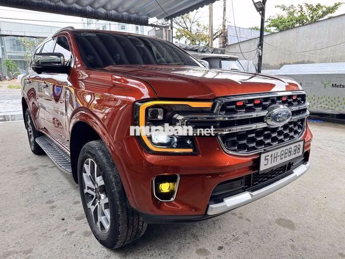 Ford Everest Titanium Plus 2023 2 cầu Tự động