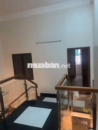 Cho thuê nhà hoà xuân đường cổ mân mai nhà 2 tầng .3pn . giá 8 triệu