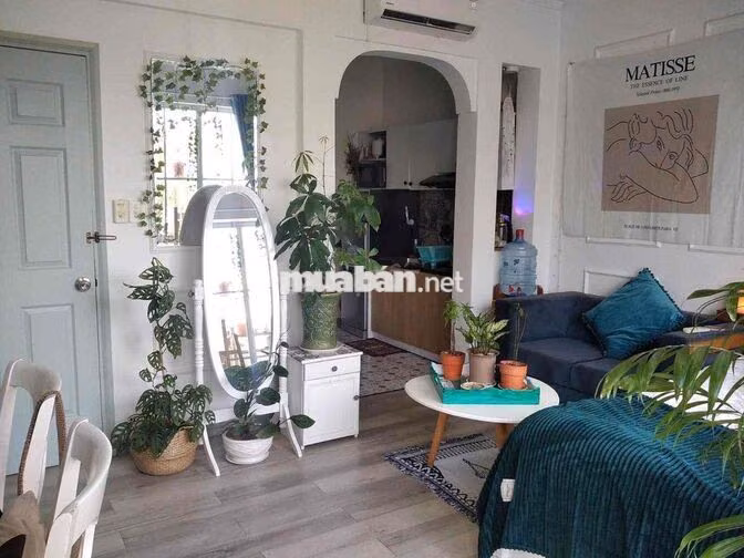 CHO THUÊ CĂN HỘ BAN CÔNG STYLE SIÊU THƠ Ở TRẦN HƯNG ĐẠO QUẬN 1 GIÁ RẺ