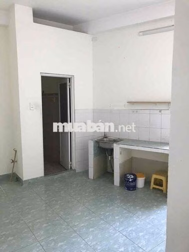 cho thuê tầng 2  của căn nhà , có lối đi riêng