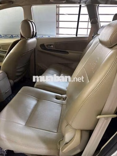 Toyota Innova 2016 Số sàn 8 chỗ Bạc