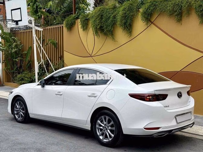 Mazda 3 Deluxe 2023 Trắng 43.000km