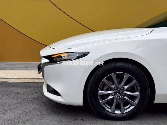 Mazda 3 Deluxe 2023 Trắng 43.000km