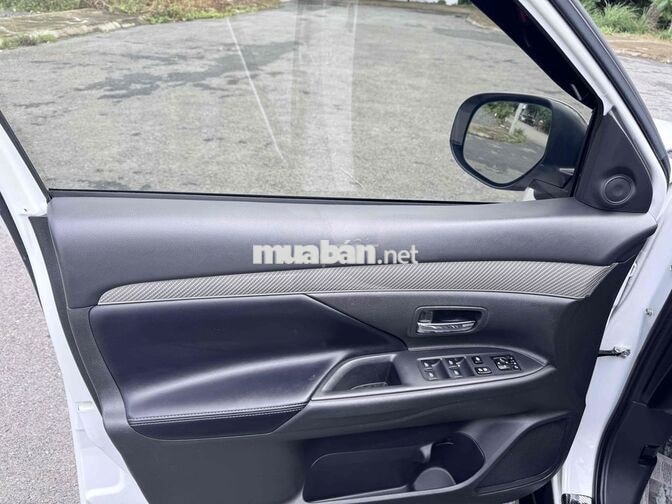 Mitsubishi Outlander 2020 premium odo 3v7
