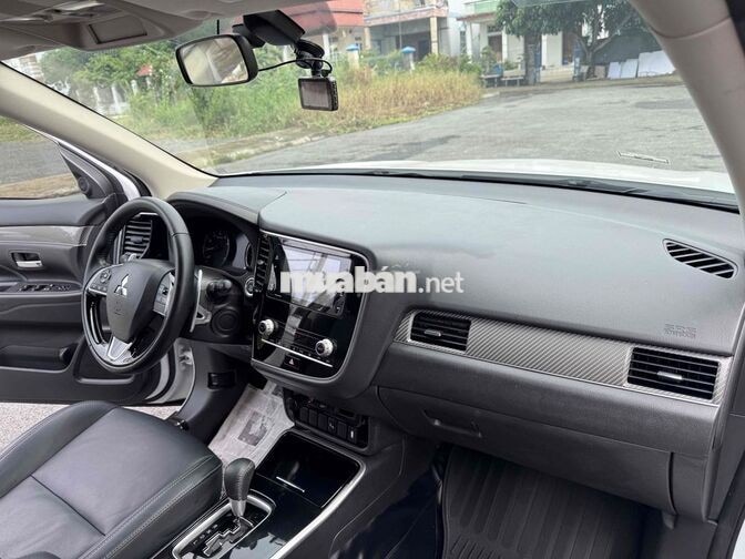 Mitsubishi Outlander 2020 premium odo 3v7