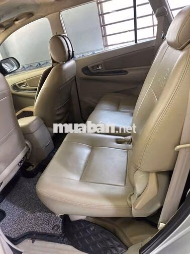 Toyota Innova 2016 Số sàn 8 chỗ Bạc