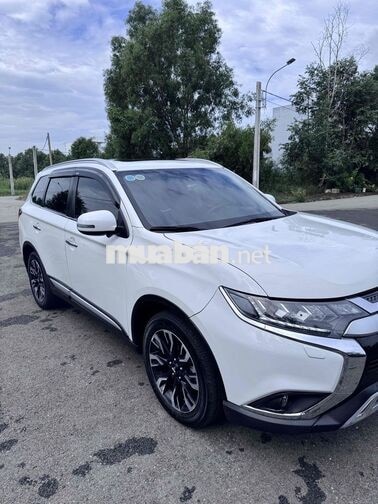 Mitsubishi Outlander 2020 premium odo 3v7