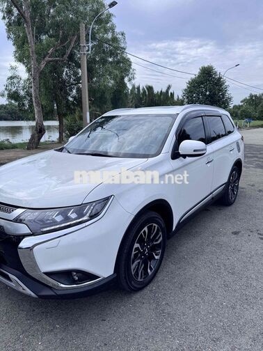 Mitsubishi Outlander 2020 premium odo 3v7