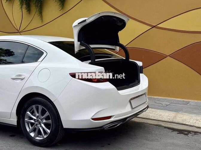 Mazda 3 Deluxe 2023 Trắng 43.000km