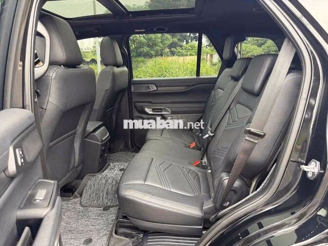 Ford Everest Titanium Plus 2.0L 4x4 AT 2025 Đen