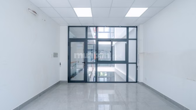 CHO THUÊ TÒA NHÀ 2 MẶT TIỀN ĐƯỜNG LÝ THƯỜNG KIỆT - ĐỐI DIỆN NHÀ THI ĐẤ