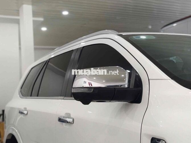 Ford Everest Titanium 4x4 2024 Trắng 7 chỗ